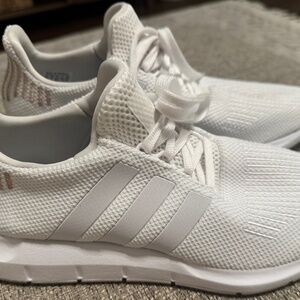 Adidas swift Run W US size 8 1/2 women’s all white running sneakers